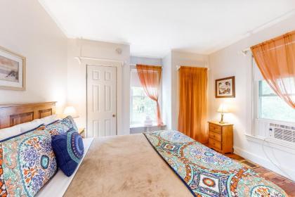 Green Cottage - image 12