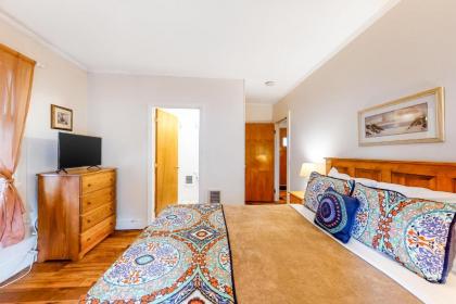 Green Cottage - image 15