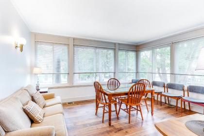 Green Cottage - image 8