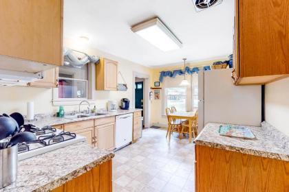 Green Cottage - image 9