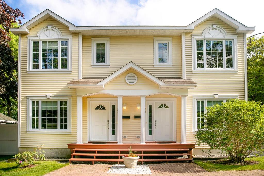 Cedar Cottage - image 2