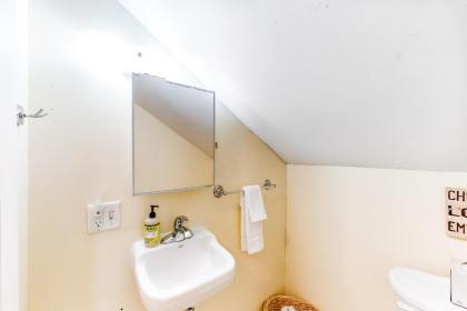 The 48 Cottage - image 13