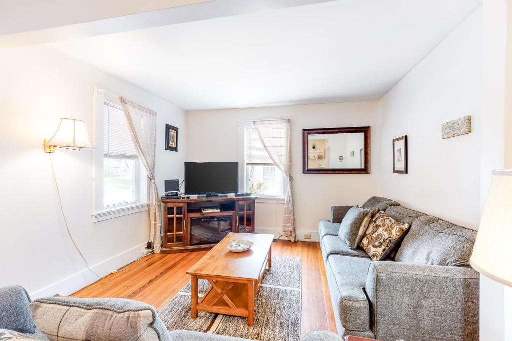 The 48 Cottage - image 4