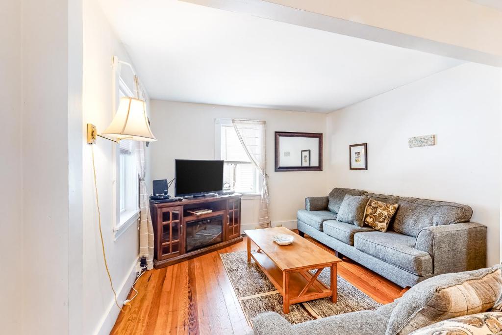 The 48 Cottage - image 6