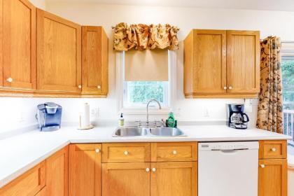 Dogwood Cottage - image 10