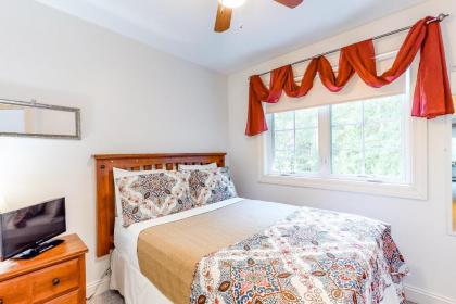 Dogwood Cottage - image 16