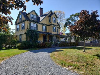 Sand Bar Cottage Inn - image 3
