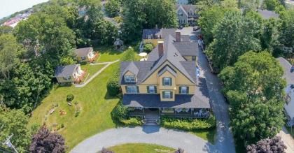 Sand Bar Cottage Inn - image 6