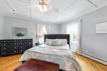 Bar Harbor Penthouse - image 10