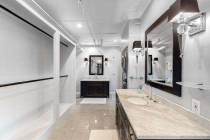 Bar Harbor Penthouse - image 12