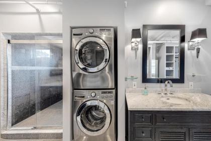 Bar Harbor Penthouse - image 14