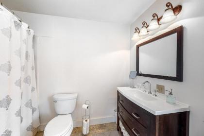 Bar Harbor Penthouse - image 16