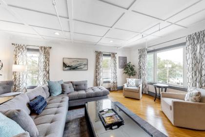 Bar Harbor Penthouse - image 2