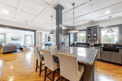 Bar Harbor Penthouse - image 5