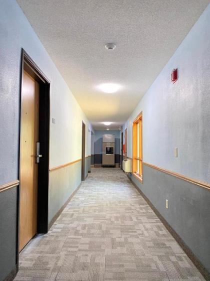 Campus Inn Baraboo - image 15
