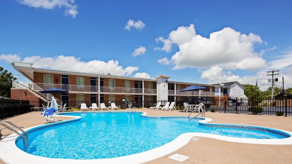 SureStay Hotel by Best Western Bardstown General Nelson - image 3