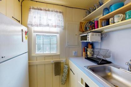 Sea Coast Cottage - image 4