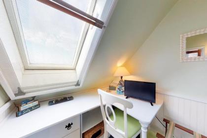 Sea Coast Cottage - image 8