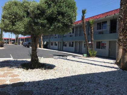 Economy Inn Barstow - image 10