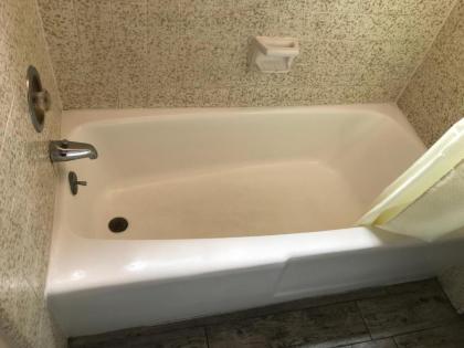 Economy Inn Barstow - image 9