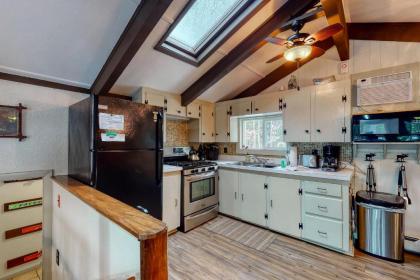 Covered Bridge Chalet - image 4