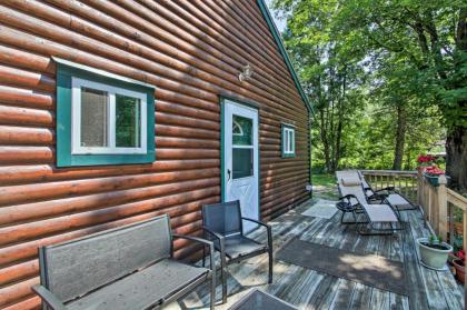 Cabin Retreat about 2 Mi to White Mountain Skiing - image 7