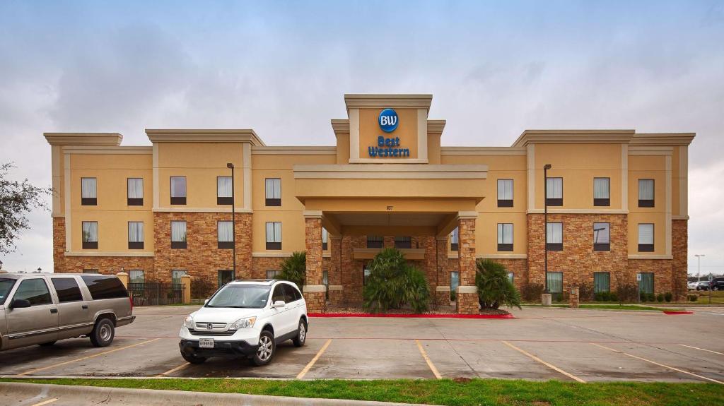 Best Western Bastrop Pines Inn - main image