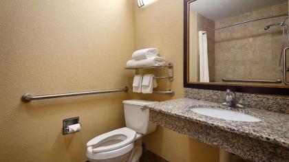 Best Western Bastrop Pines Inn - image 14