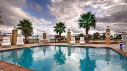 Best Western Bastrop Pines Inn - image 9