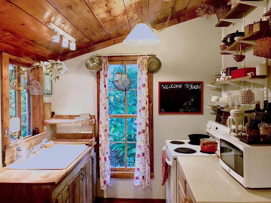 Yerba Cottage - main image