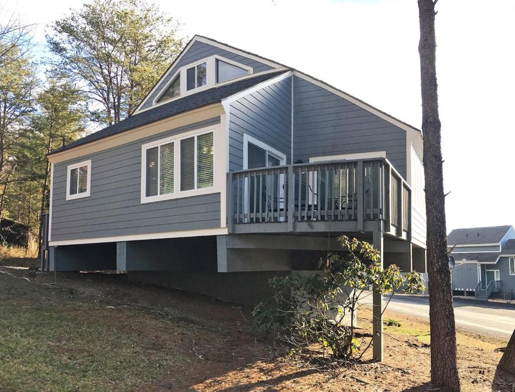 Appalachian Retreat on the Edge of Shenandoah Valley - main image