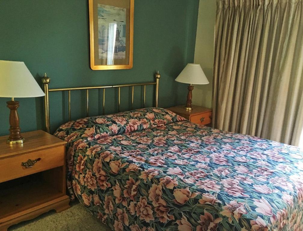 Appalachian Retreat on the Edge of Shenandoah Valley - image 3