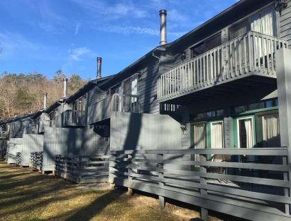 Appalachian Retreat on the Edge of Shenandoah Valley - image 4