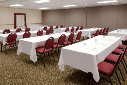 Days Inn by Wyndham Batavia Darien Lake Theme Park - image 10