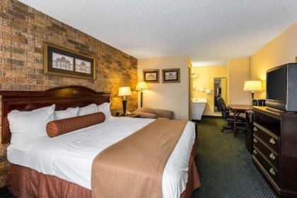 Econo Lodge Batesville - image 3