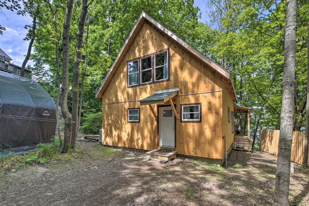 Kennebec River Cottage quarter Mi to Boat Ramp! - image 3