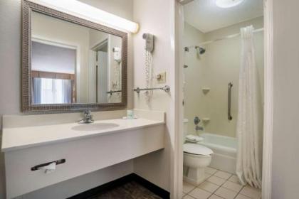 Quality Inn Baton Rouge - image 2