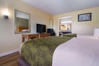 Econo Lodge Rocky Mount - Battleboro - image 14
