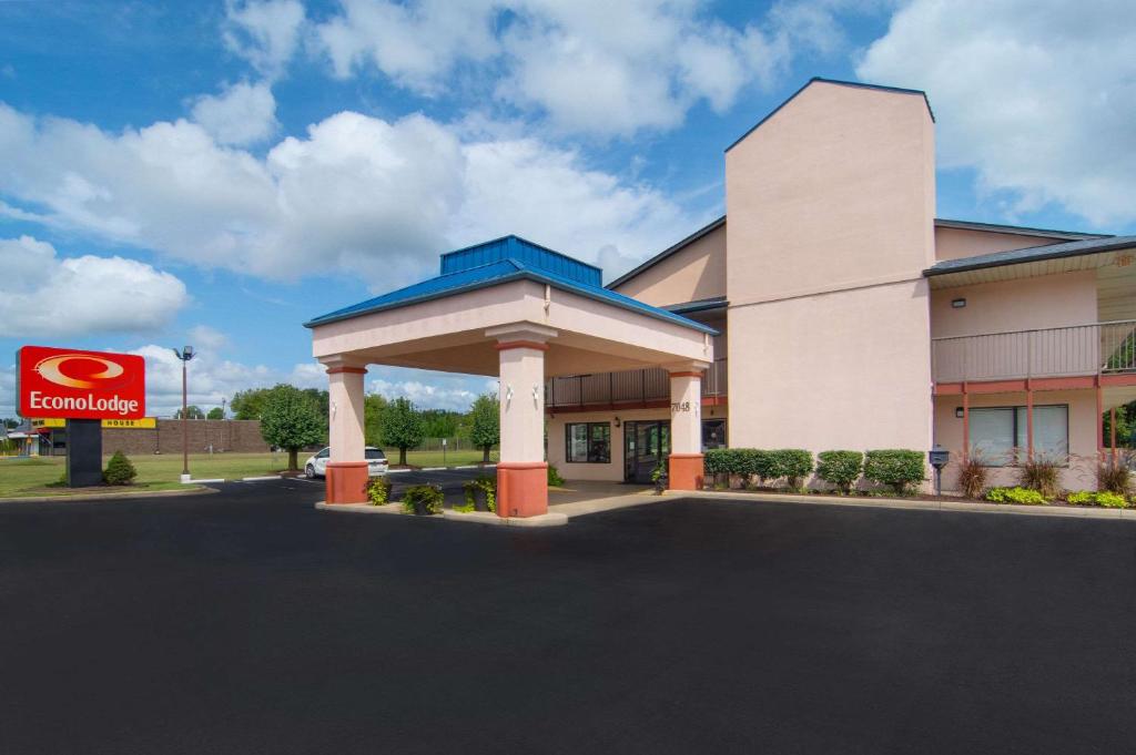 Econo Lodge Rocky Mount - Battleboro - image 2