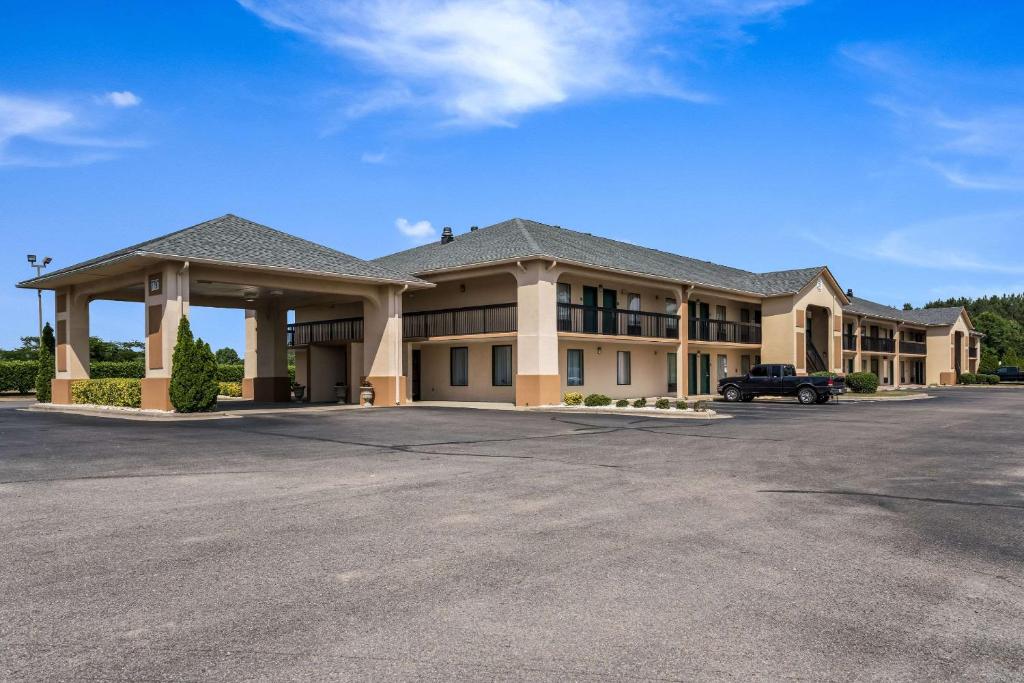 Quality Inn North Battleboro - main image