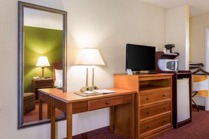 Quality Inn North Battleboro - image 9