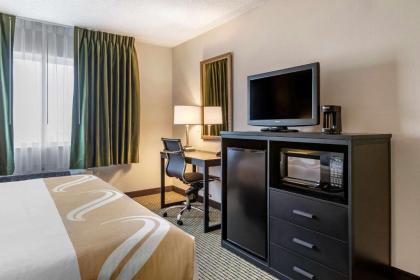 Quality Inn & Suites - image 14