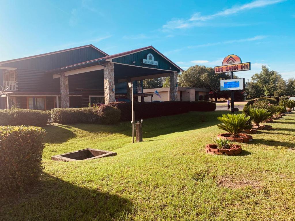 Log Cabin Inn - main image