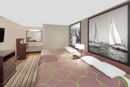 Super 8 by Wyndham Bay St. Louis - image 9