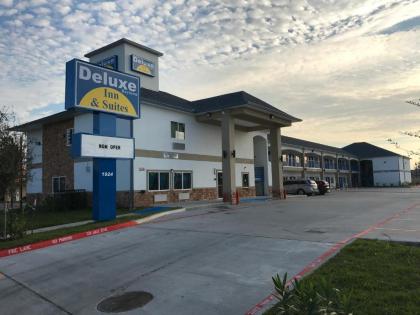 Deluxe Inn  Suites   Baytown