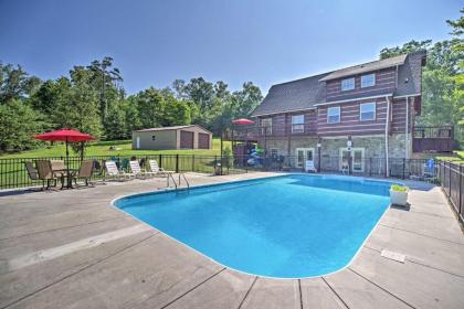 Family Cabin with Seasonal Pool on Cherokee Lake!