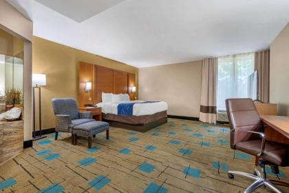 Comfort Suites near MCAS Beaufort - image 21