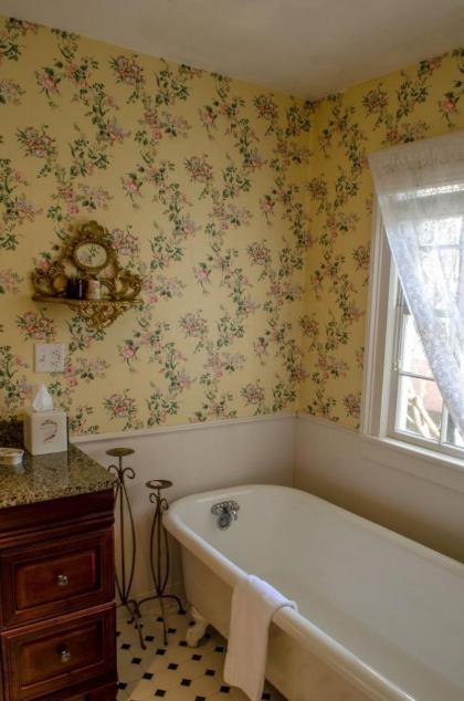 The Cuthbert House Inn Bed and Breakfast - Adult Only - image 4