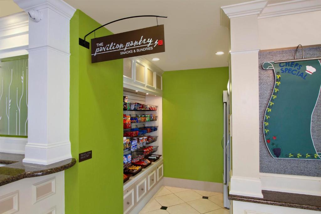 Hilton Garden Inn Beaumont - image 2