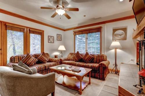 Beaver Creek 1 Bed Platinum Condo at the Charter Ski-in Ski-out - main image